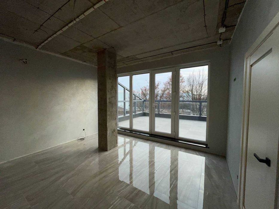 Продам  квартиру з ТЕРАСОЮ в новобудові поруч ЦЕНТРУ