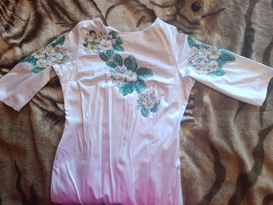 Вишите бісером плаття