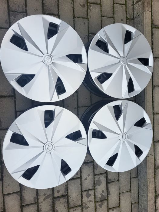 Felgi 6Jx16" 5x114.3 Nissan Leaf Juke Qashqai Pulsar Scenic  Kołpaki