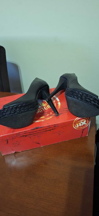 Sapatos senhora em pele