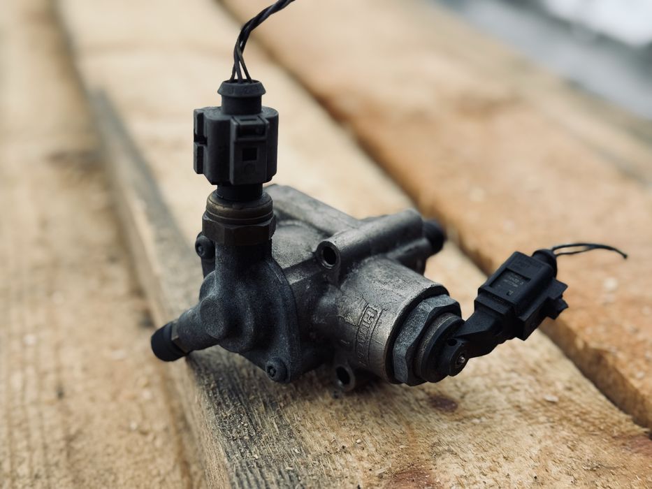 ТНВД Audi A4 B7 2.0 TFSI пнвд топливна паливний насос Ауді А4 Б7