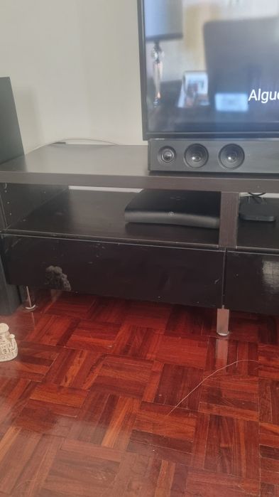 Móvel TV preto com 3 gavetas