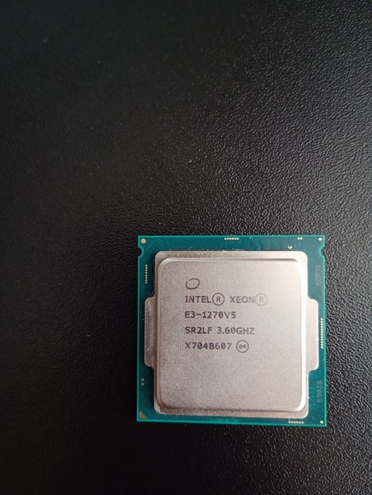 Процесор працює  Intel Xeon E3-1270 V5 | 3.6-4.0 GHz | 4яд. 8пот. | i7-7700