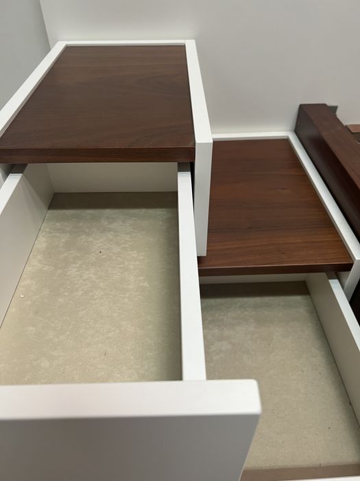 Quarto lacado branco mate e nogueira
