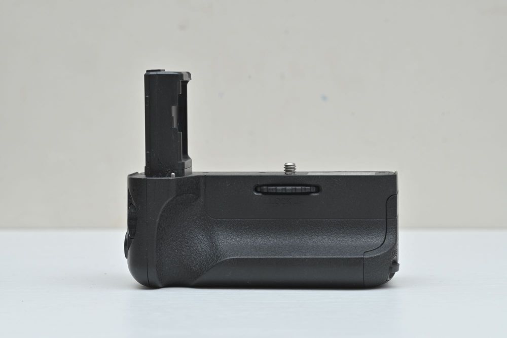 Бустер SONY A7II/A7M2/A7R2 + sony A6000/a6300 battery gripp