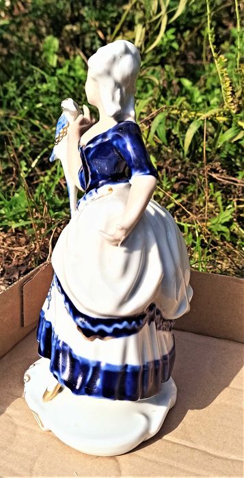 DIKOLENKO figurka porcelanowa DAMA Z PAPUGĄ sygn super stan