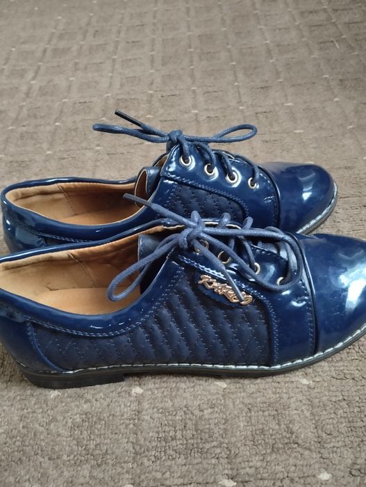 Продам  взуття...