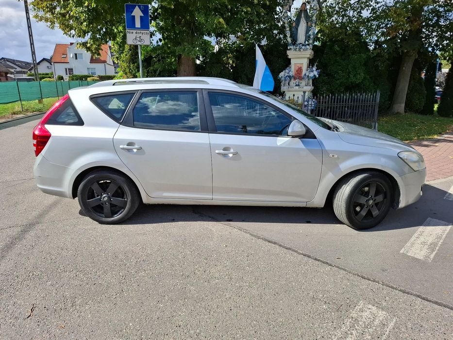 Kia Ceed Kombi 1.6 Crdi 90KM Alufelgi Hak
