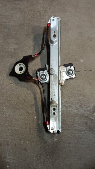 Fiesta MK7 podnośnik szyby prawy przód