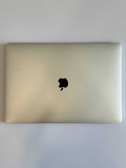 MacBook Pro 16” 2019р i7 16 gb RAM 512 gb SSD Silver 128 циклів