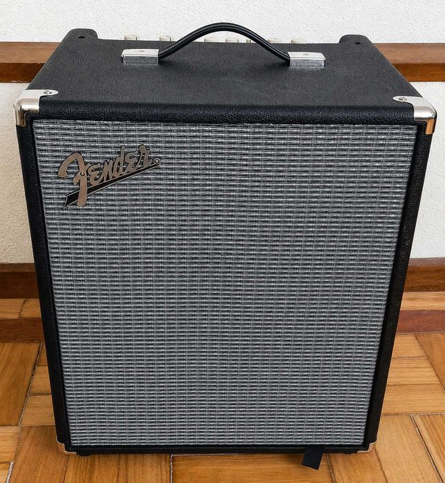 Amplificador para Contrabaixo Fender Rumble 100 – Impecável | Usado apenas 3 vezes