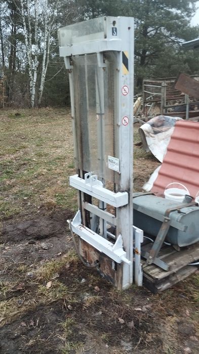 Podnośnik paleciak do ciagnika