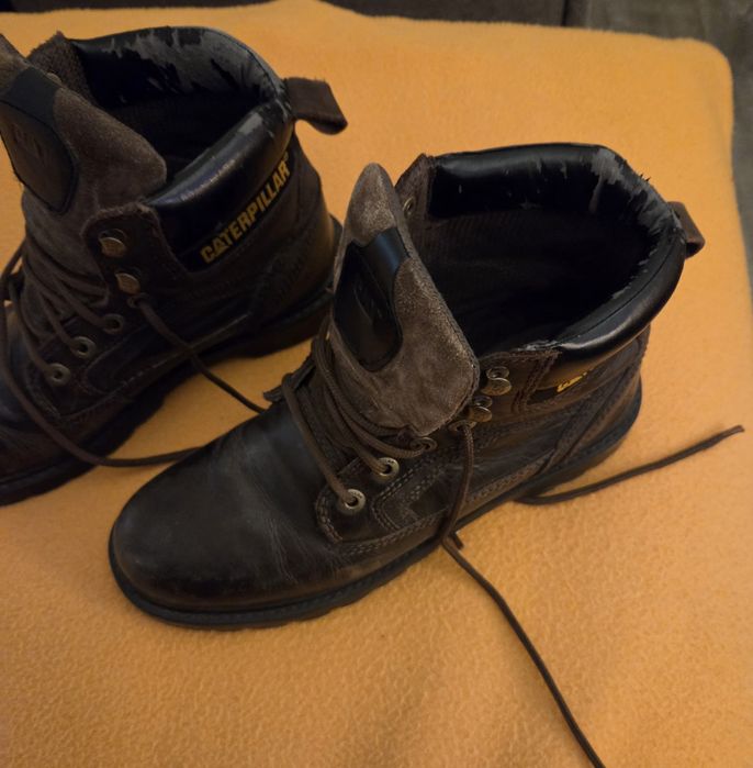 Botas Caterpillar em 42 ou 9 USA