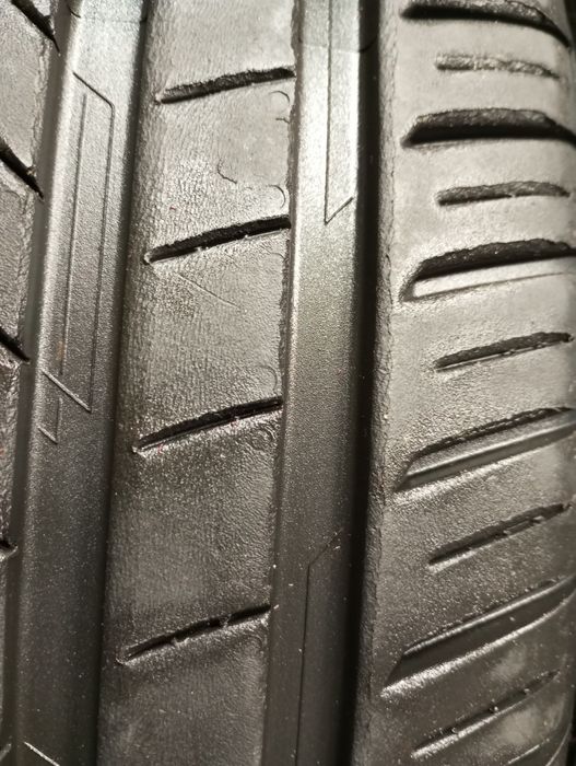 Sprzedam opony zdjęte z nowego samochodu 235/55 r18 Vredestein