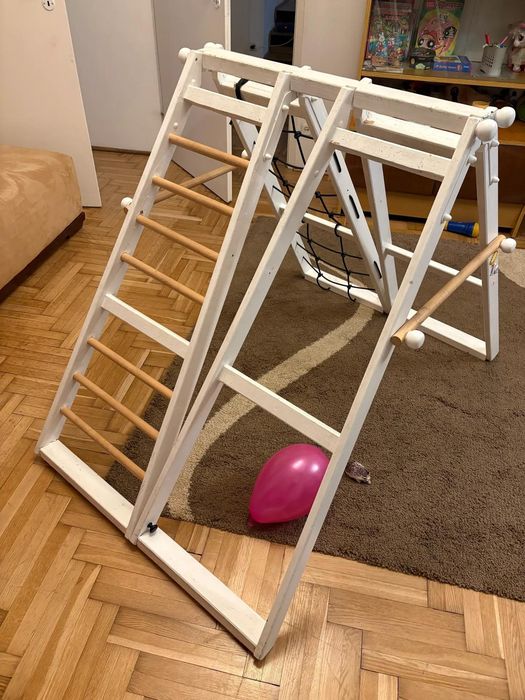 Łóżko piętrowe że zjeżdżalnią