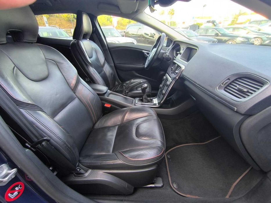Volvo V40 1.6D2 115CV GPS Pele Vidros Escuros