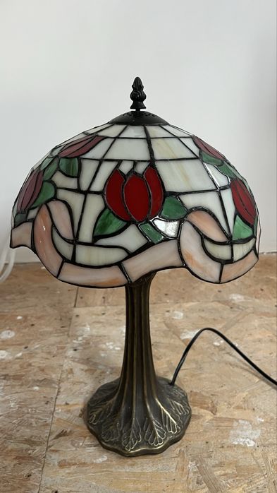 Lampa witrażowa stołowa