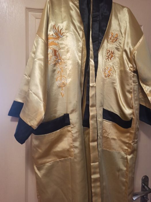 Розкішний халат.