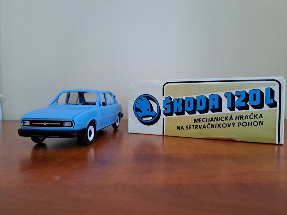 Samochodzik Kolekcjonerski Skoda 120L z czasów PRL-u, Škoda 120L
