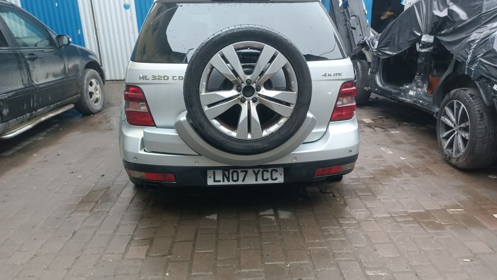 Калітка повноцінна запаска Mercedes Benz ML W164