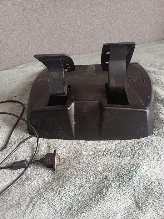 Руль Logitech momo racing