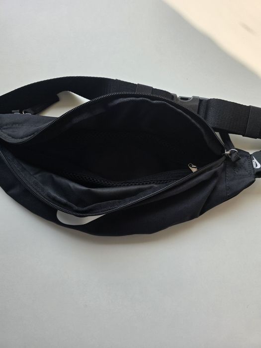 nike saszetka biodrówka pas torebka sportowa nerka
