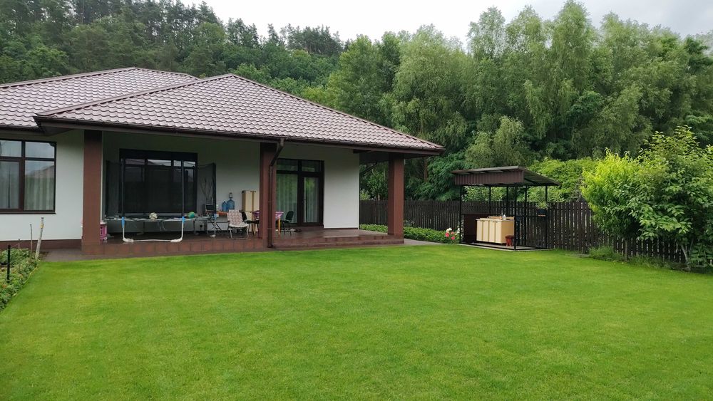 Продається сучасний будинок у котеджному містечку с. Гнідин