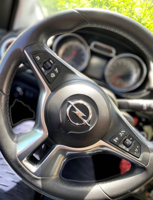 Carro citadino Opel Adam Glam