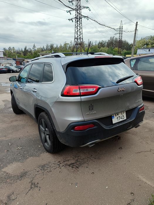 Продам jeep  CHEROKEE