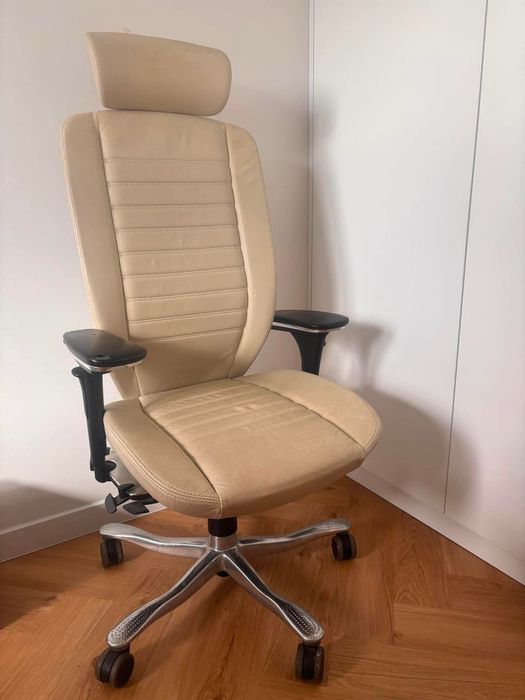 Skórzany fotel biurowy