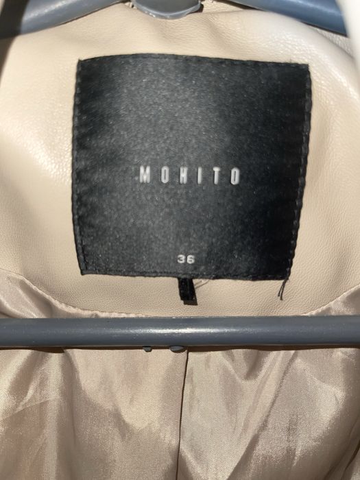 Трендова куртка Mohito розмір S