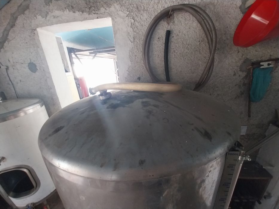 Cuba vinho 1000l em bom estado