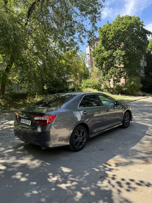 Продам Toyota Camry 2.5 2014 год