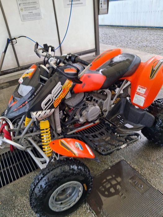 Moto 4 bombardier 650