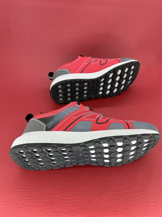 Кросівки Чоловічі 40р. 26см. Bugatti