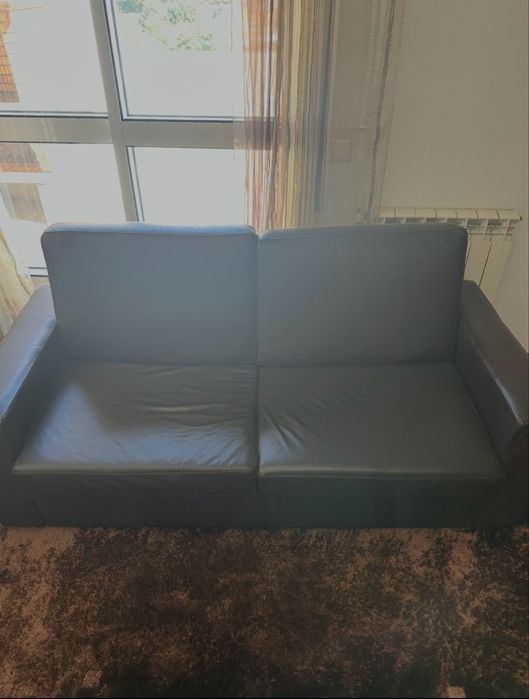 Dois sofás em PELE