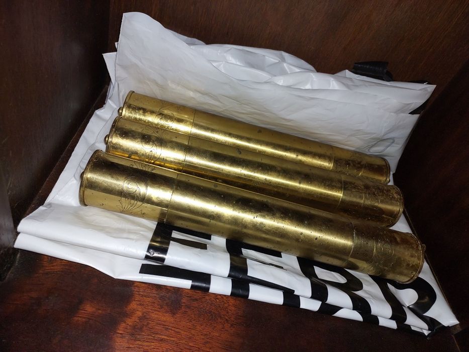 Relógio antigo de pesos