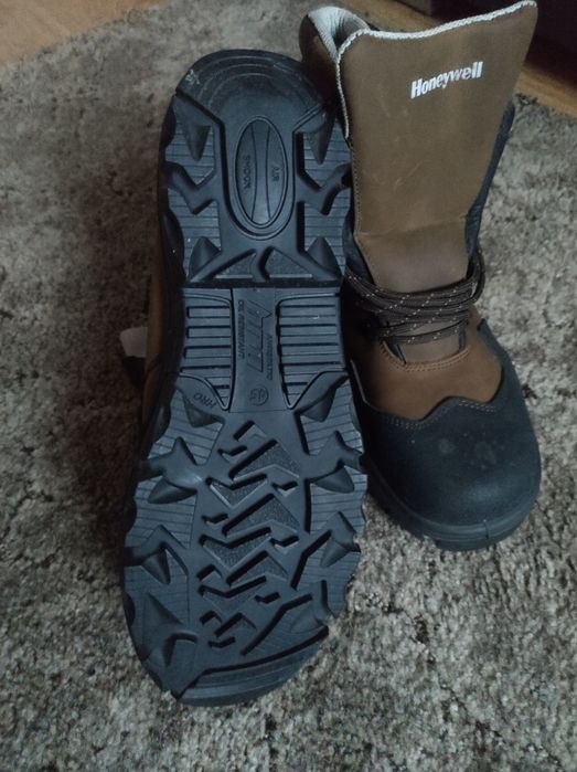 Buty robocze zimowe