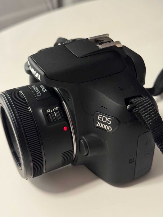 Canon EOS 2000D plus obiektyw