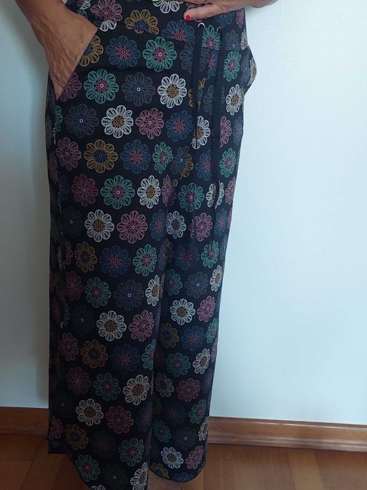 Calças ainda com etiqueta "Mamatayoe"