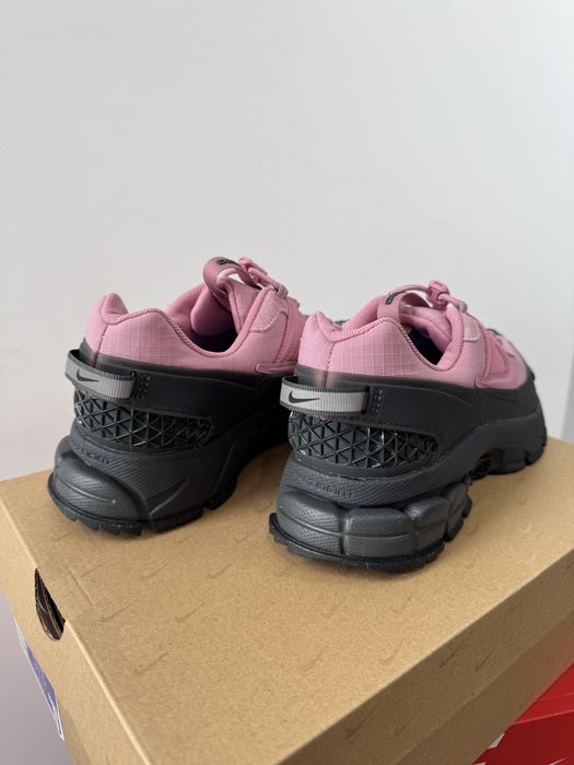 Кросівки жіночі Nike Zoom Vomero Roam Pink HQ2181-003