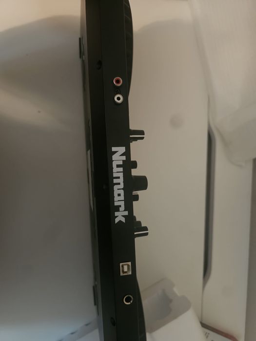 Numark Mixtrack Pro FX DJ Controller498022147613665282