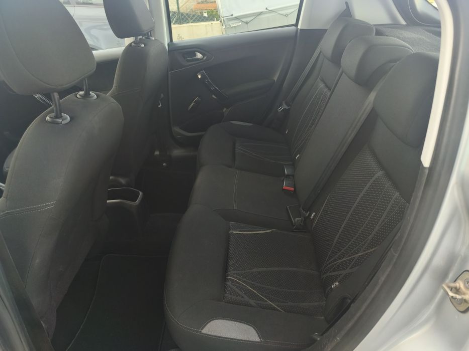 Peugeot 208 1.4 Hdi