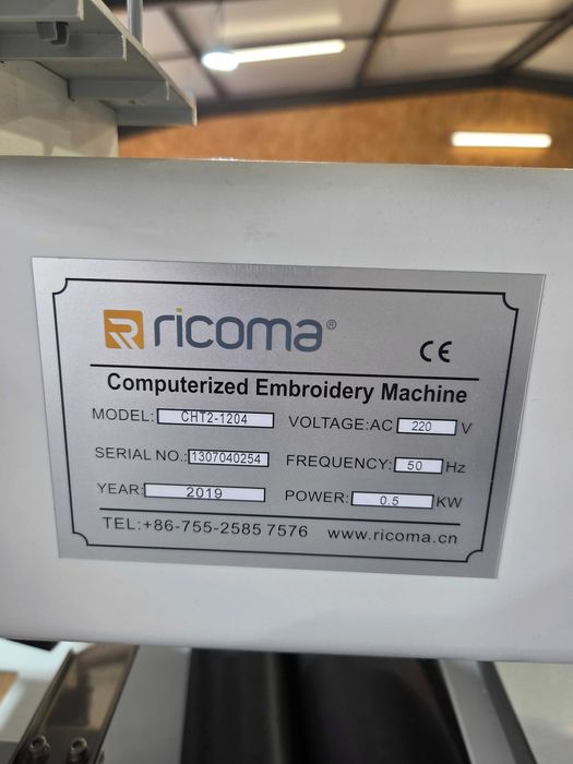 Maquina de bordar Ricoma 4 Cabeças