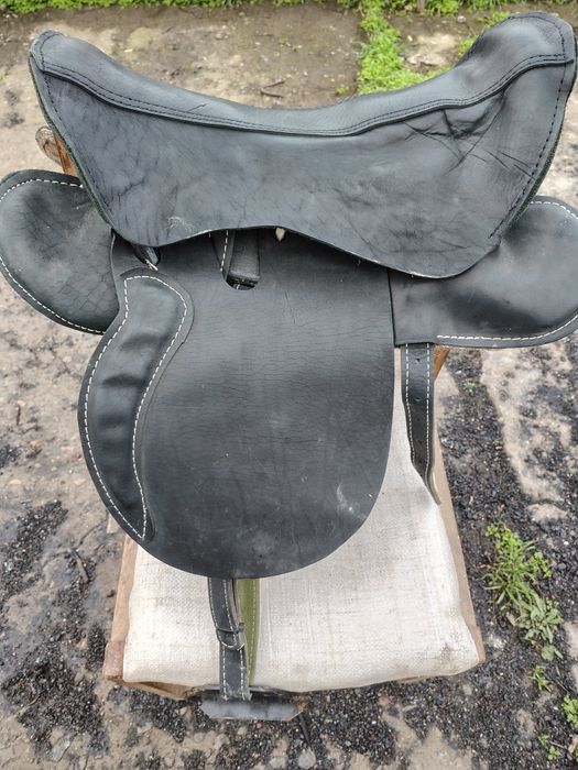 Продам нові сідла