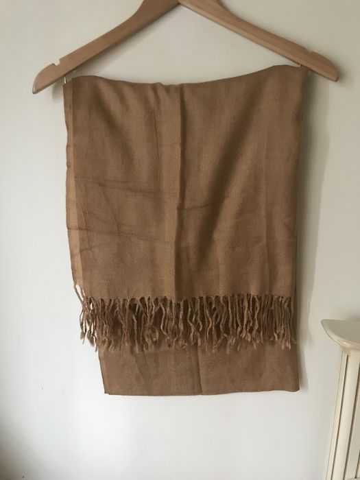 4 Pashminas, 1 com Pérolas e 1 Écharpe. NOVOS