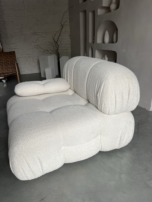 Диван пуф молочний