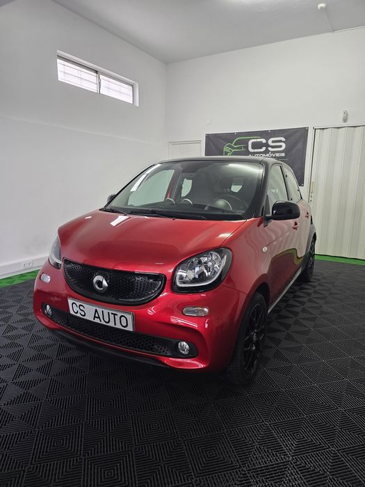 Varios carros em stock foto 2