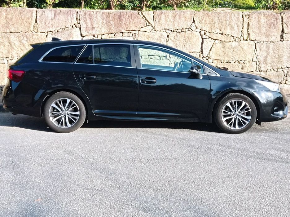 Toyota Avensis Touring Sports 1.6 D-4D Luxury+GPS