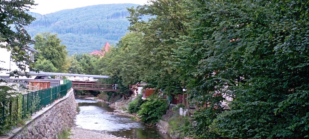 Продаємо сучасний будинок курорт Поляна